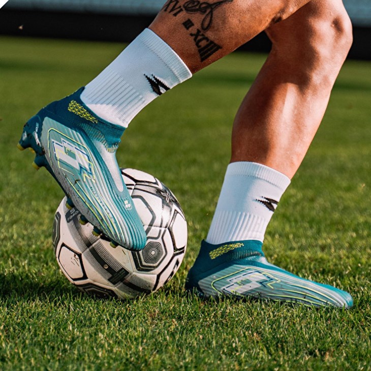 Botas de Futbol Lotto Solista 100 VII Gravity FG Hombre Turquesa | MN265146H5